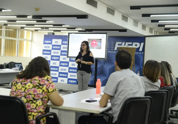 Professores do SESI participam de Oficina de Matemática