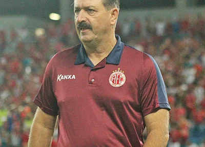 Técnico gaúcho Leandro Campos