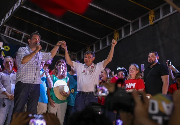 Fernando Haddad e Wellington Dias durante ato em Picos