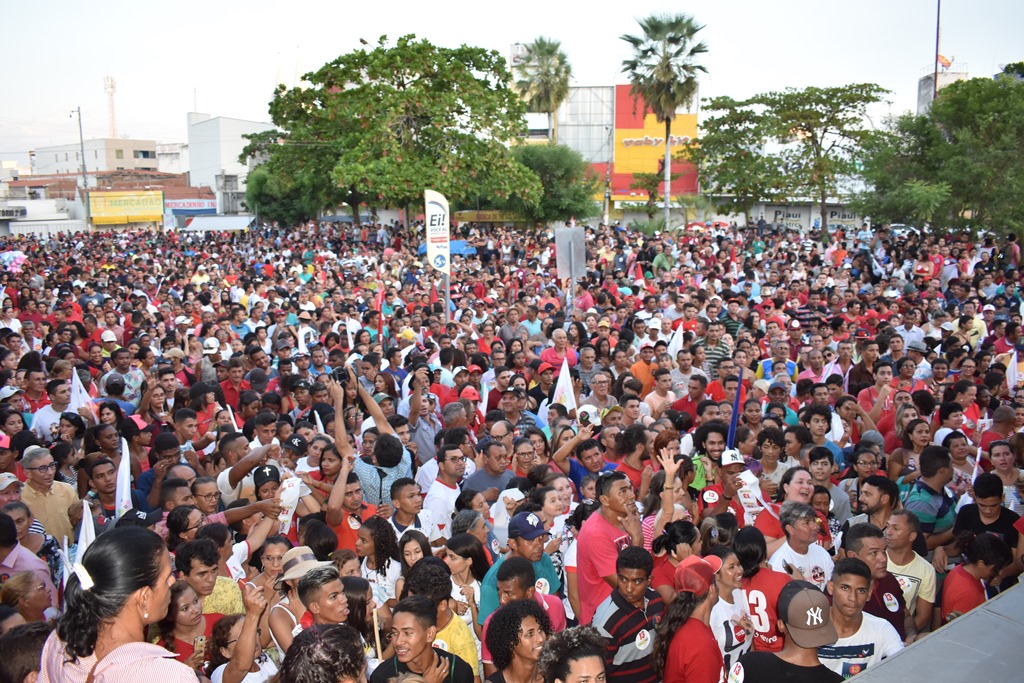 Multidão prestigia comício de Haddad em Picos