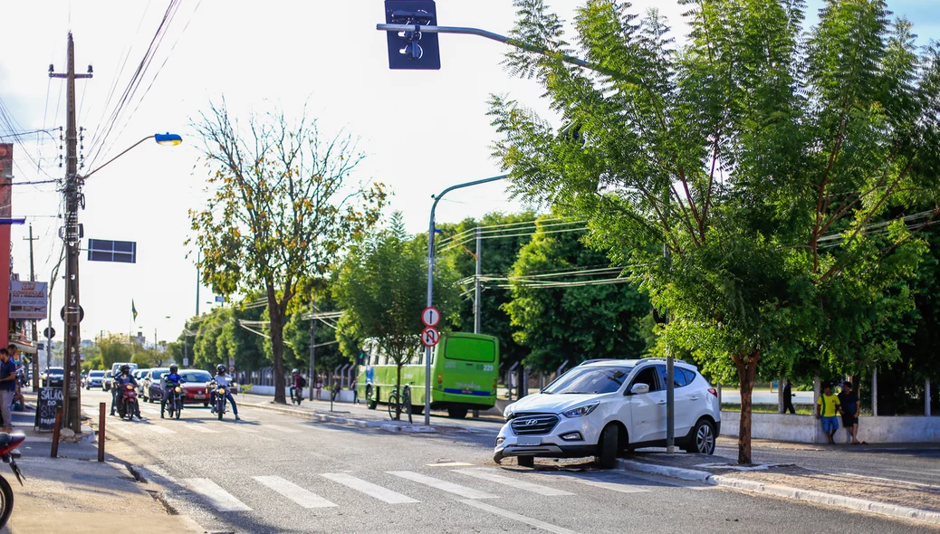 Acidente na avenida principal do Dirceu