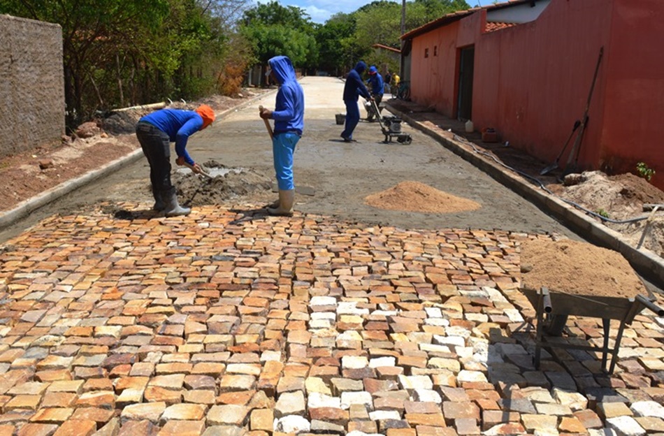 Obra de pavimentação em Campo Maior