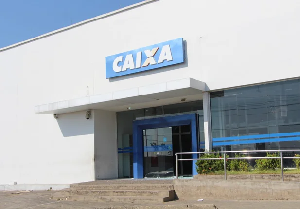 Caixa Econômica localizada na avenida Duque de Caxias