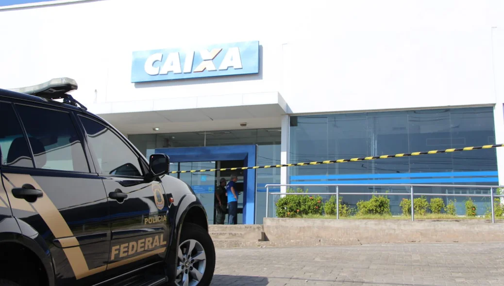 Polícia Federal no local do crime