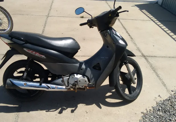 Moto usada pelos acusados 