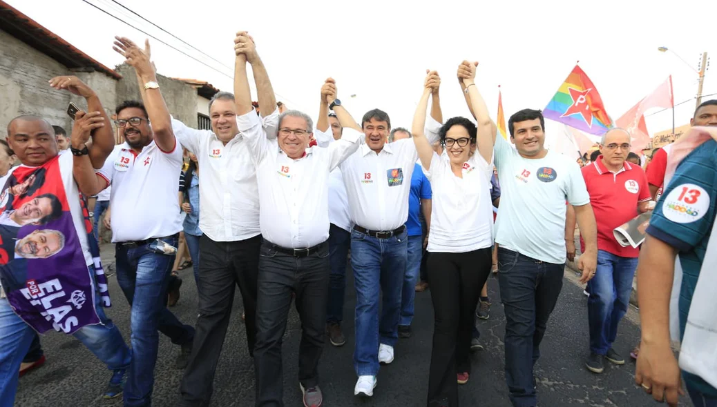 Wellington Dias com demais lideranças