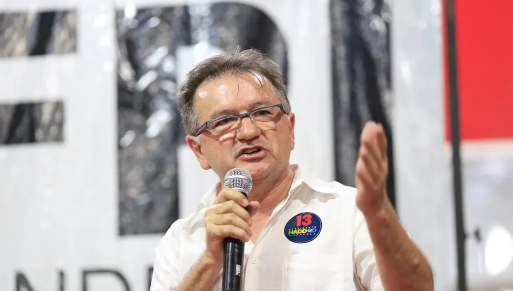 Merlong Solano participou do evento em defesa da democracia