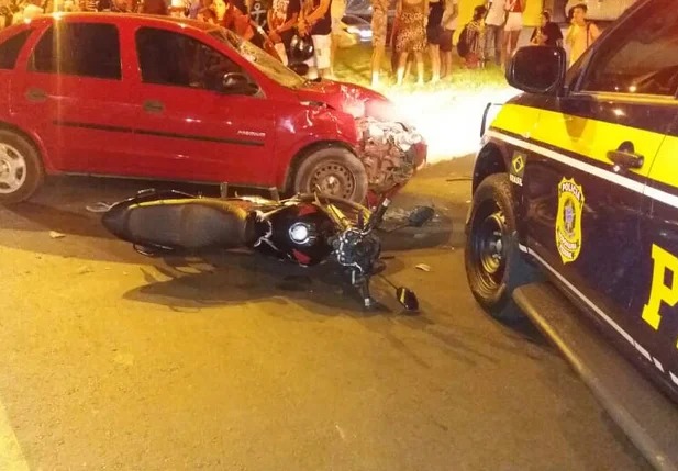Motocicleta roubada é recuperado após acidente na BR 316