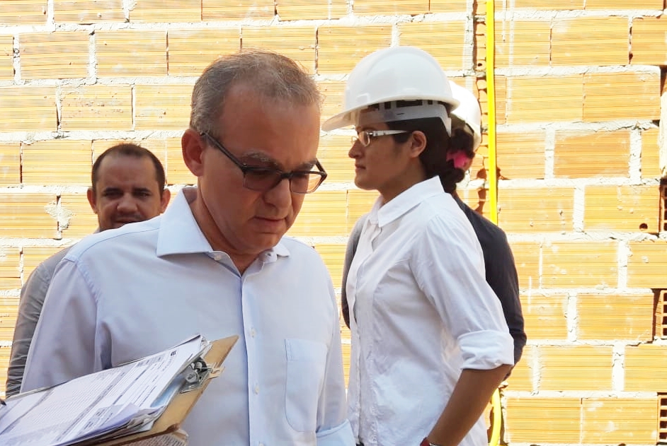 Prefeito Firmino Filho fez vistorias a obras na Capital