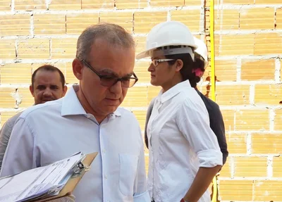 Prefeito Firmino Filho fez vistorias a obras na Capital