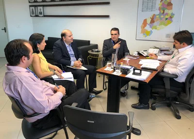 Reunião entre representantes da Cepisa e TRE-PI