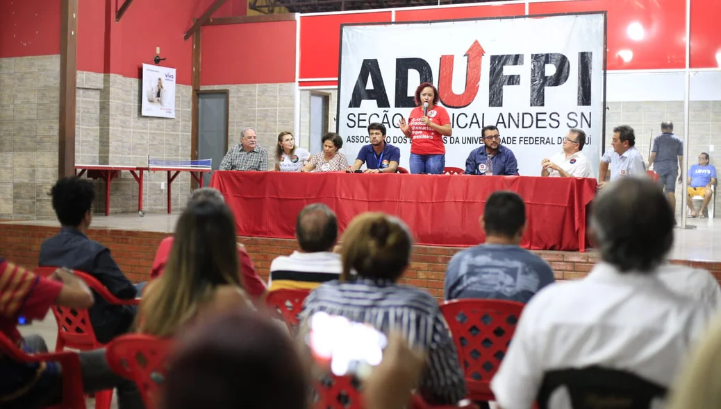 Reunião ocorreu na Adufpi