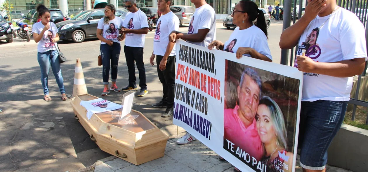 Família de Camilla Abreu pede justiça pela morte da estudante