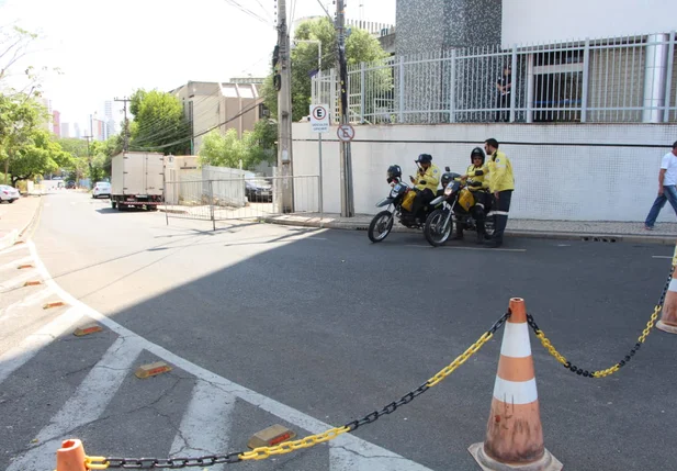 Rua Oswaldo Cruz foi interditada