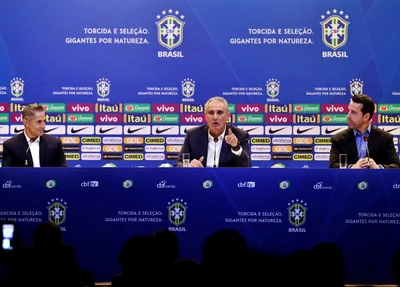 Tite anuncia terceira convocação após Copa do Mundo