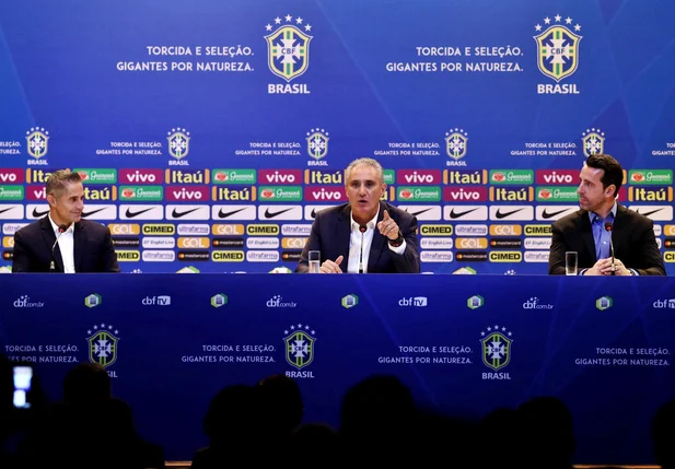 Tite anuncia terceira convocação após Copa do Mundo