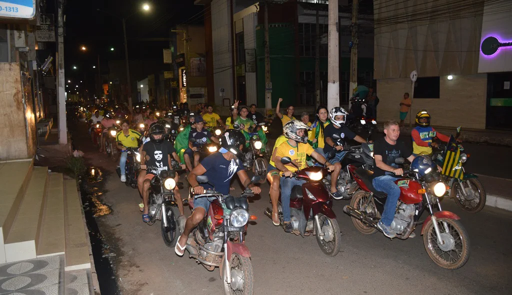 Carreata contou com expressivo número de motoqueiros