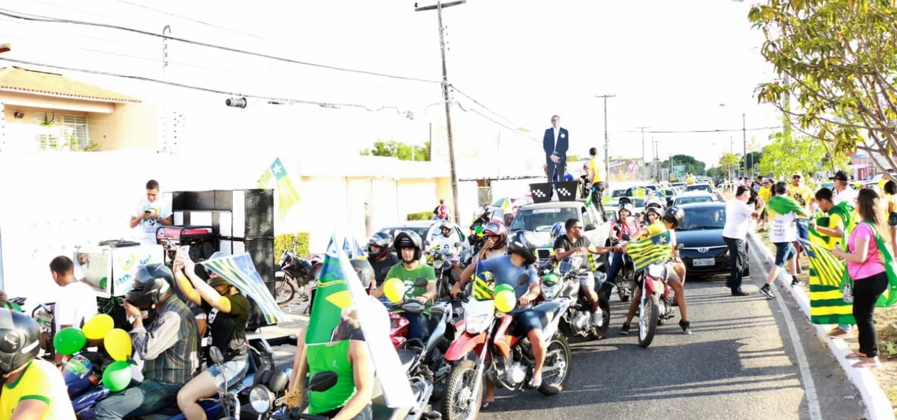 Motociclistas na carreata pró-Bolsonaro