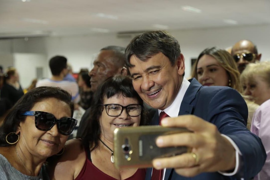 Wellington Dias comemora Dia do Servidor Público