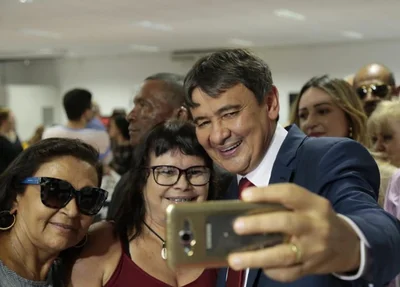 Wellington Dias comemora Dia do Servidor Público