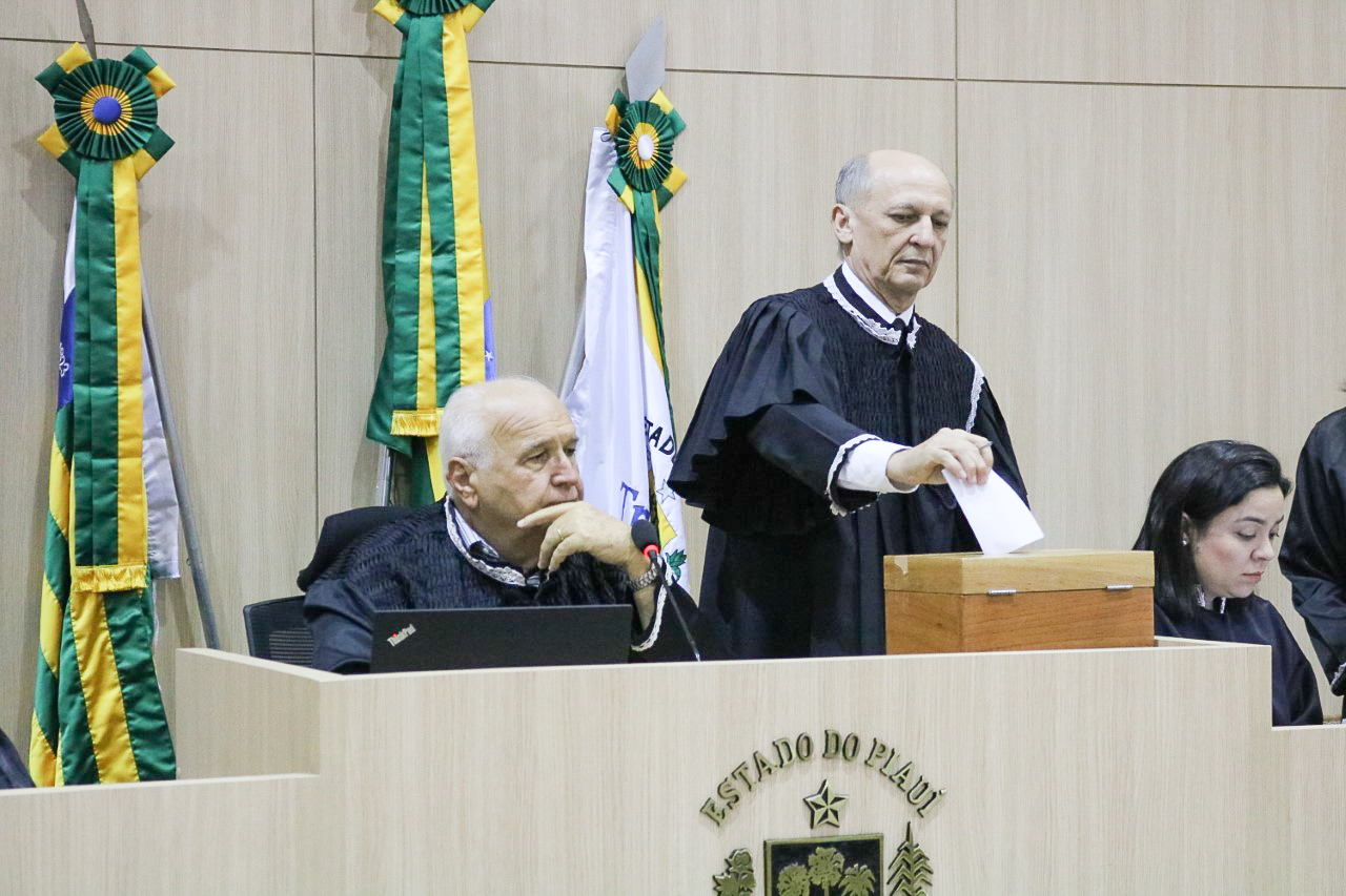 Abelardo Vilanova durante votação