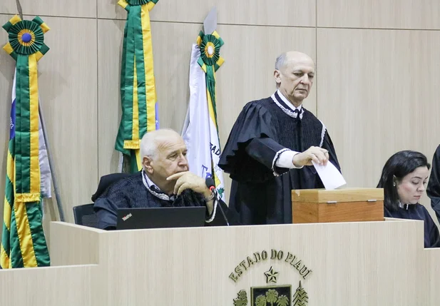 Abelardo Vilanova durante votação