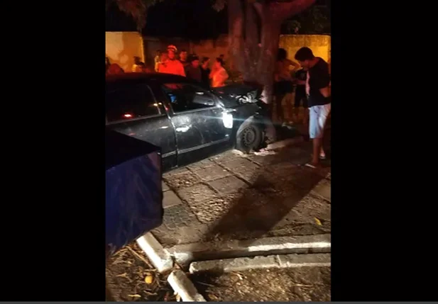 Acidente deixa uma pessoa ferida na Avenida Freitas Neto em Teresina