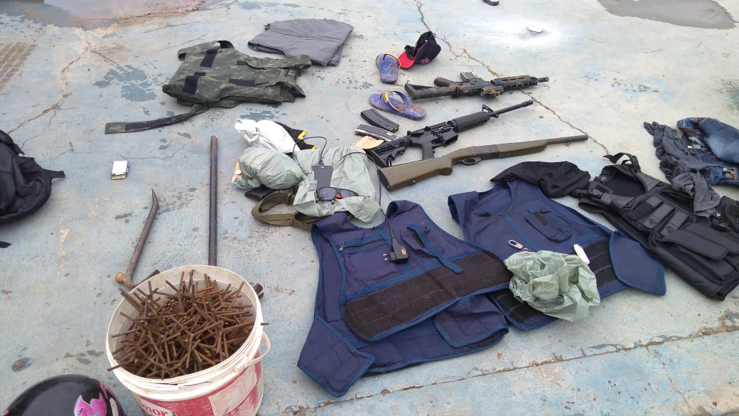 Materiais encontrados na chácara 