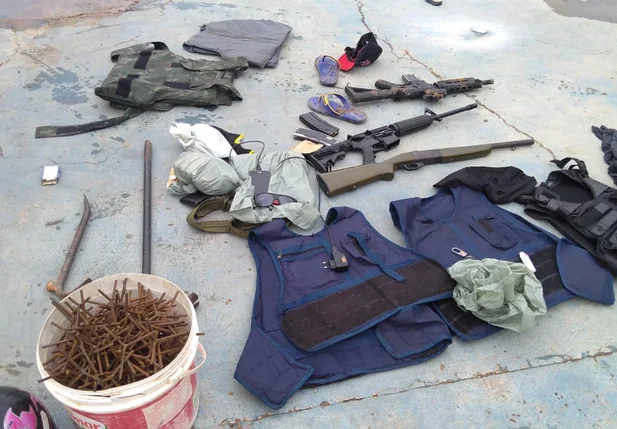 Materiais encontrados na chácara 