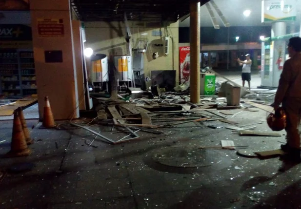 Quadrilha explodiu caixa eletrônico em Floriano