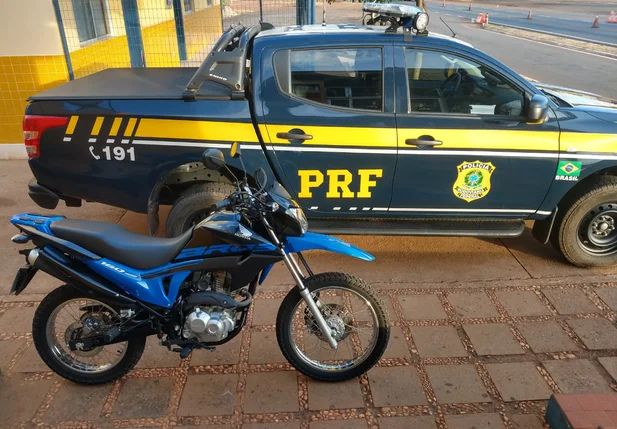 Motocicleta adulterada apreendida em Picos