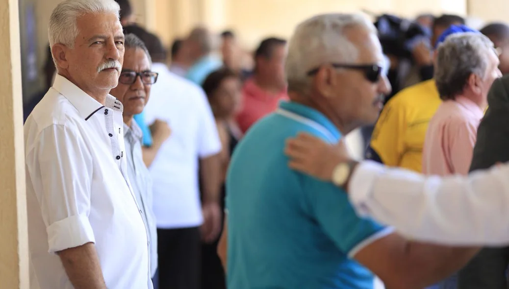 Familiares no velório de Cesarino Oliveira