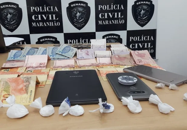 Material encontrado na casa do acusado