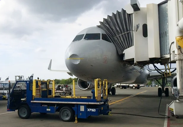 O carregador foi encontrado apenas quando o avião pousou no aeroporto de O’Hare.