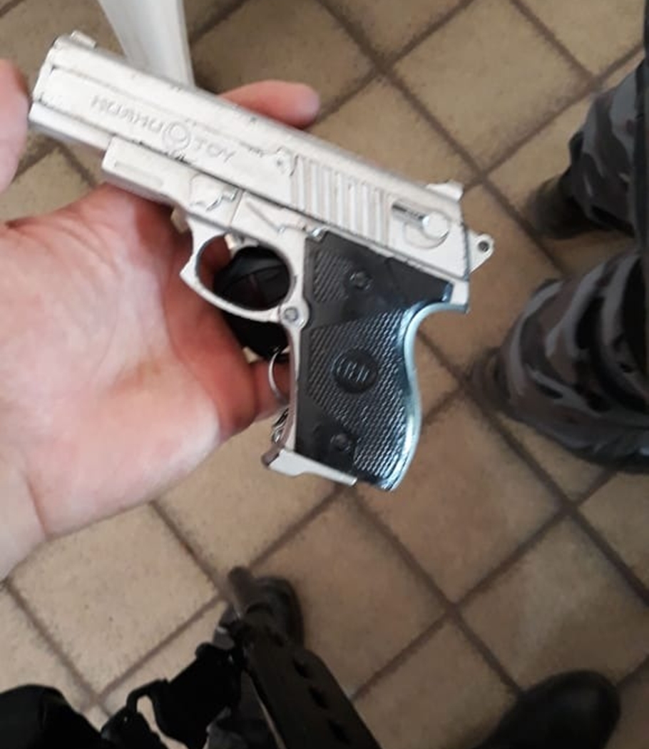 Simulacro de pistola apreendido em Timon