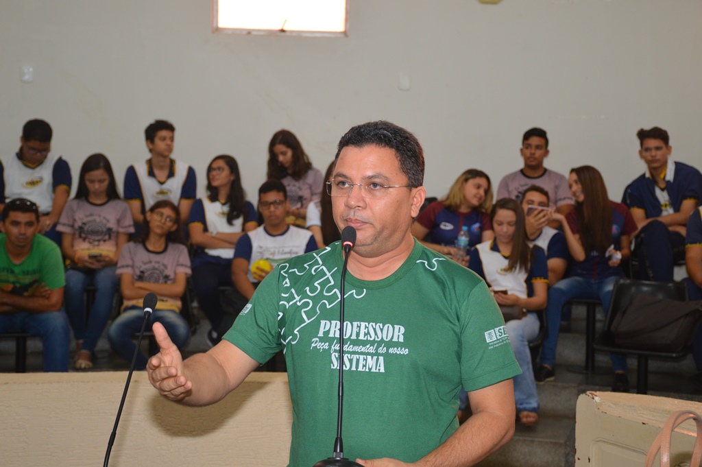 Professor Vitor Leal, idealizador do Projeto Jovem Cidadão.
