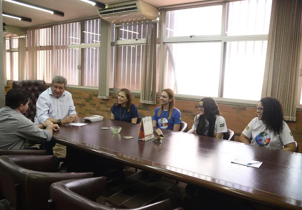 Estudantes do Sesi e Senai se preparam para viajar aos EUA