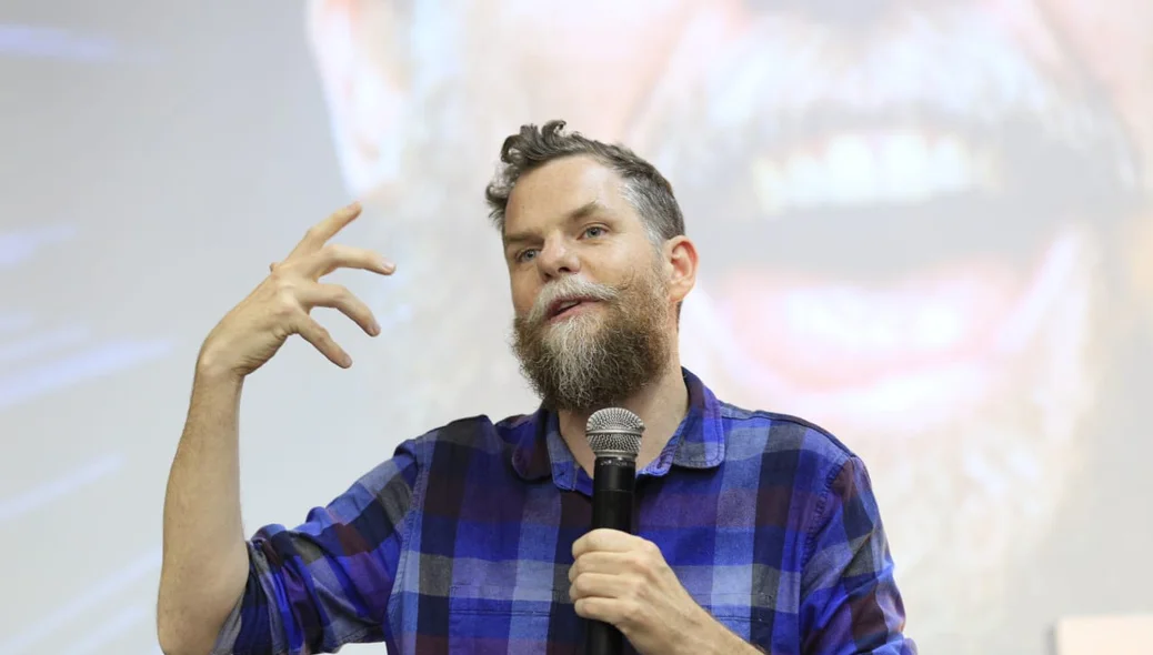 Palestra com jornalista e escritor Marcos Piangers