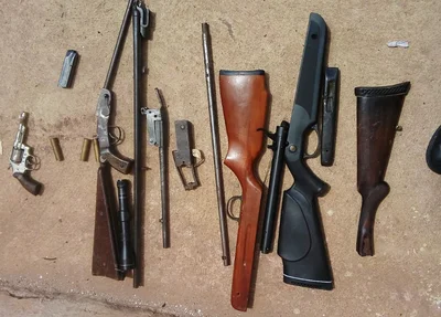 Armas apreendidas pelos policiais do 4º BPM