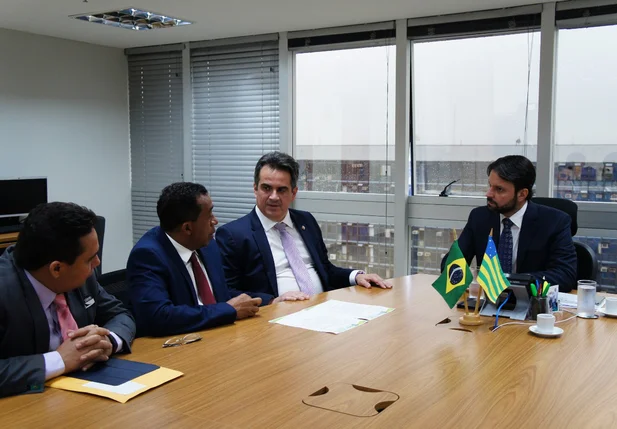 Ciro Nogueira em reunião com Alexandre Baldy no Ministério das Cidades