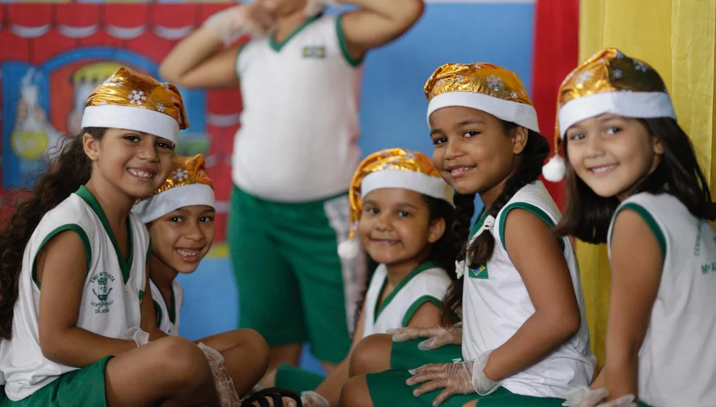 Crianças da Escola Municipal Maria Augusta