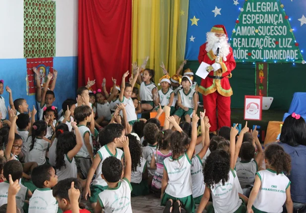 Lançamento da campanha Papai Noel dos Correios em Teresin