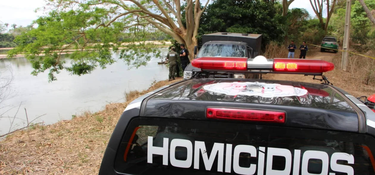Viatura do Departamento de Homicídio e Proteção à Pessoa