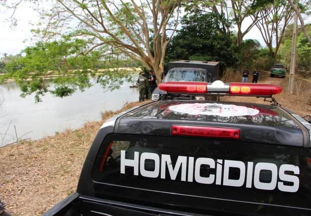 Viatura do Departamento de Homicídio e Proteção à Pessoa