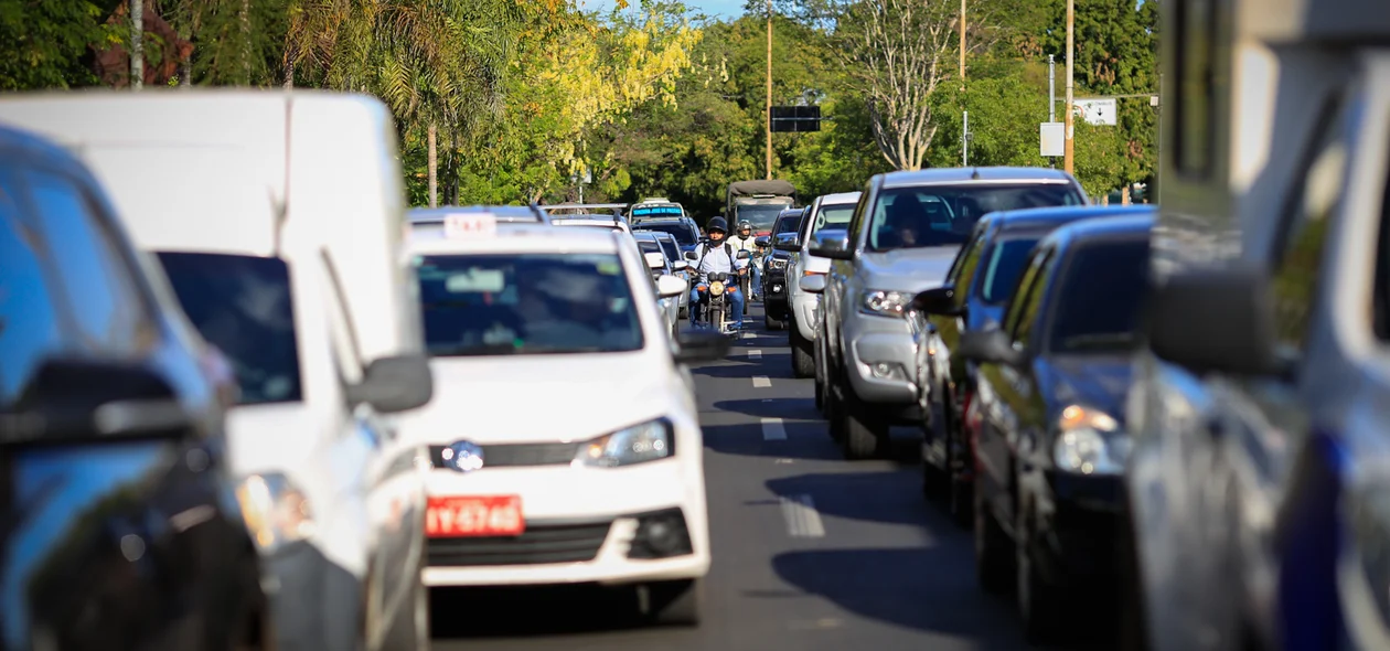 Trânsito na avenida João XXIII