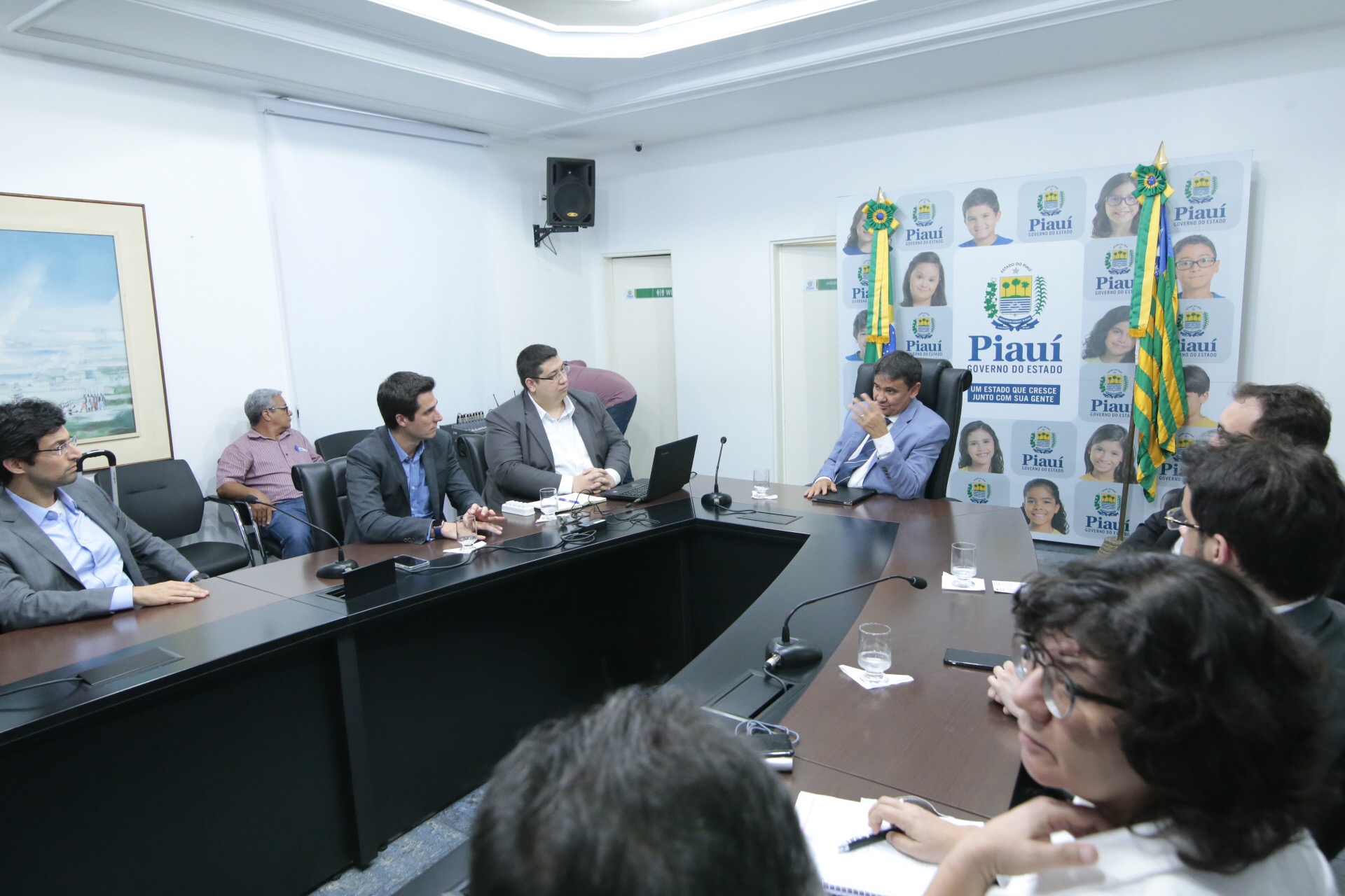 Wellington Dias recebe empresários