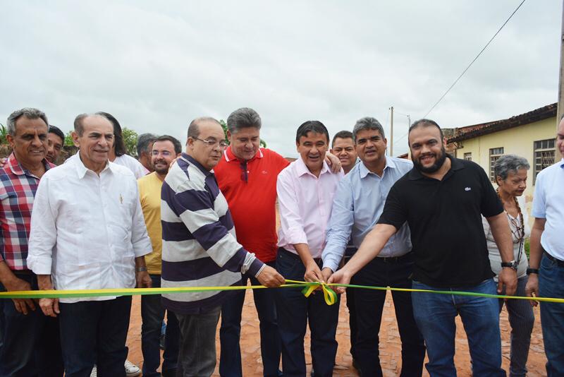 Inauguração de obra em Corrente