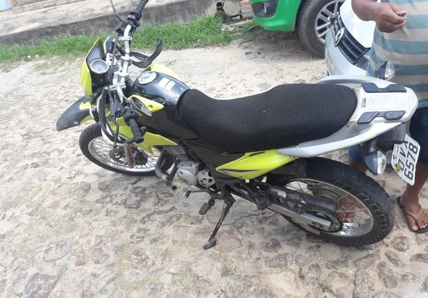 Motocicleta recuperada pela polícia