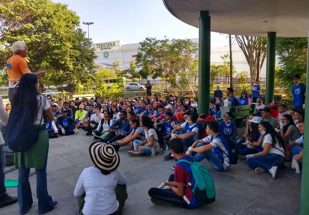 Mutirão de limpeza realizado pela Semar