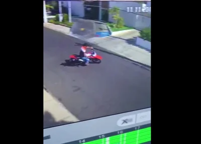 Veículo furtado no bairro Noivos